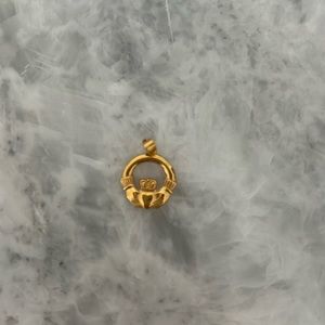 Claudaugh necklace pendant